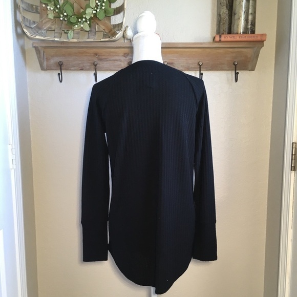 Chaser Waffle Thermal Knit Blouse Button Cuffs - Picture 3 of 4